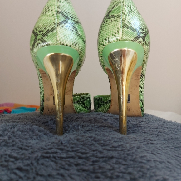 Shoes - Picture 2 of 3